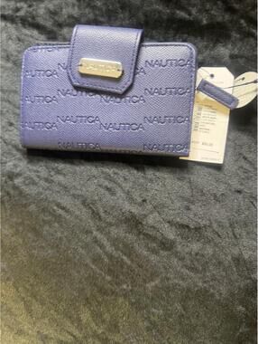 Nautica Embossed Logo Leather Wallet - Navy Blue